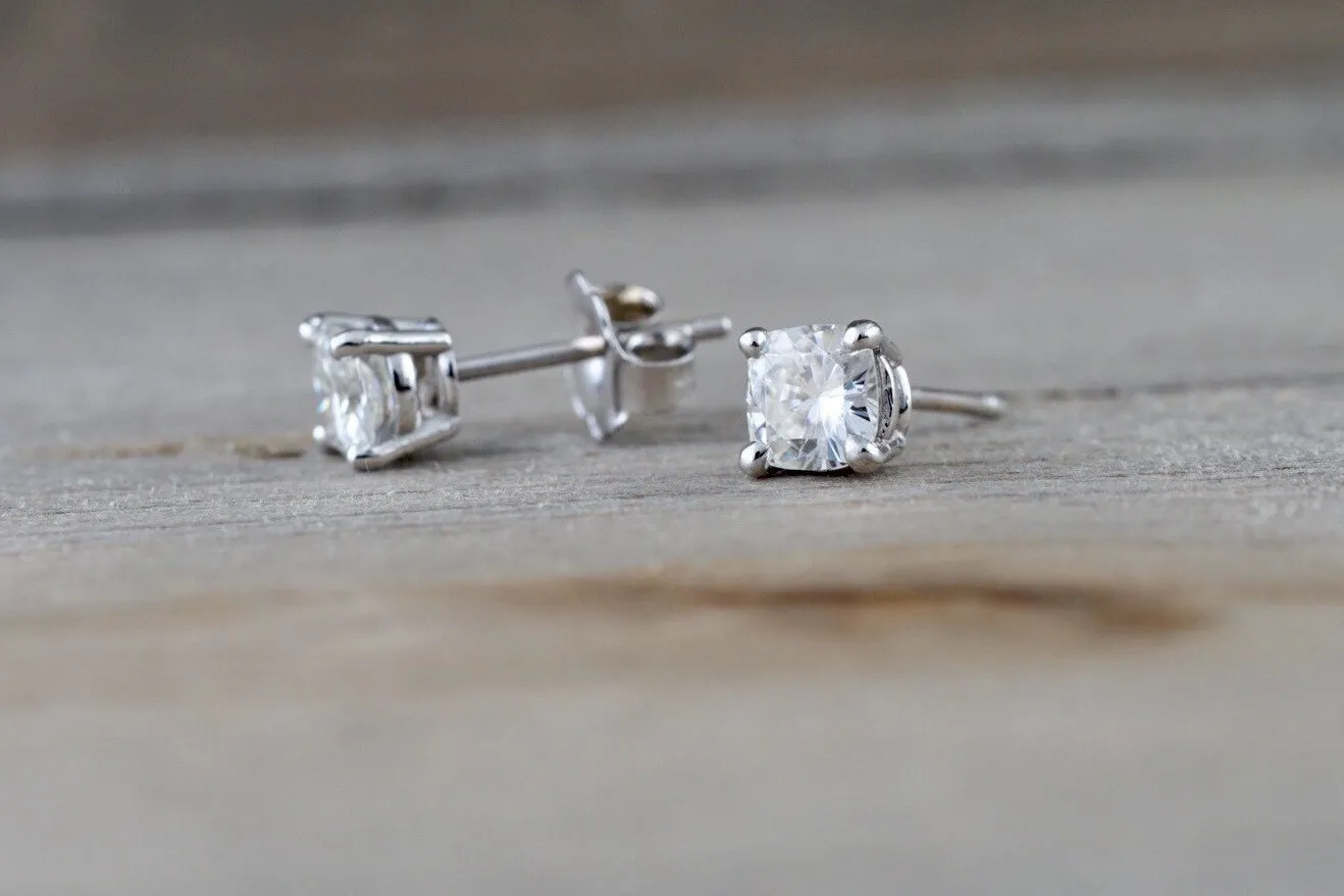 14k White Gold Cushion Moissanite Stud Earrings 4.5mm