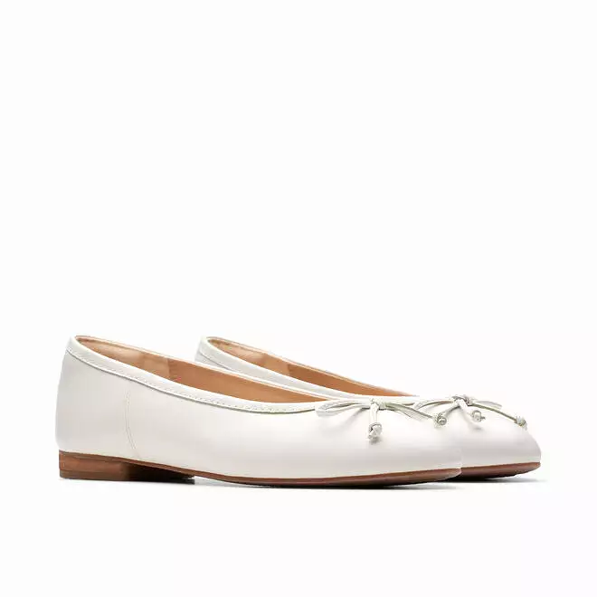 Clarks Fawna Lily Off White Pumps