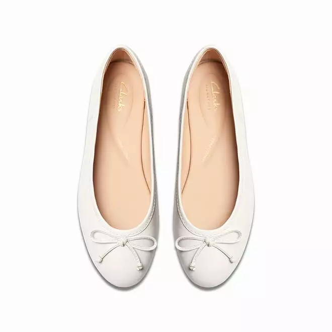 Clarks Fawna Lily Off White Pumps