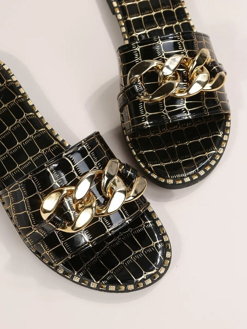 Fashion Sexy Chain Lock Roman Style Flat Outdoor  Sandals