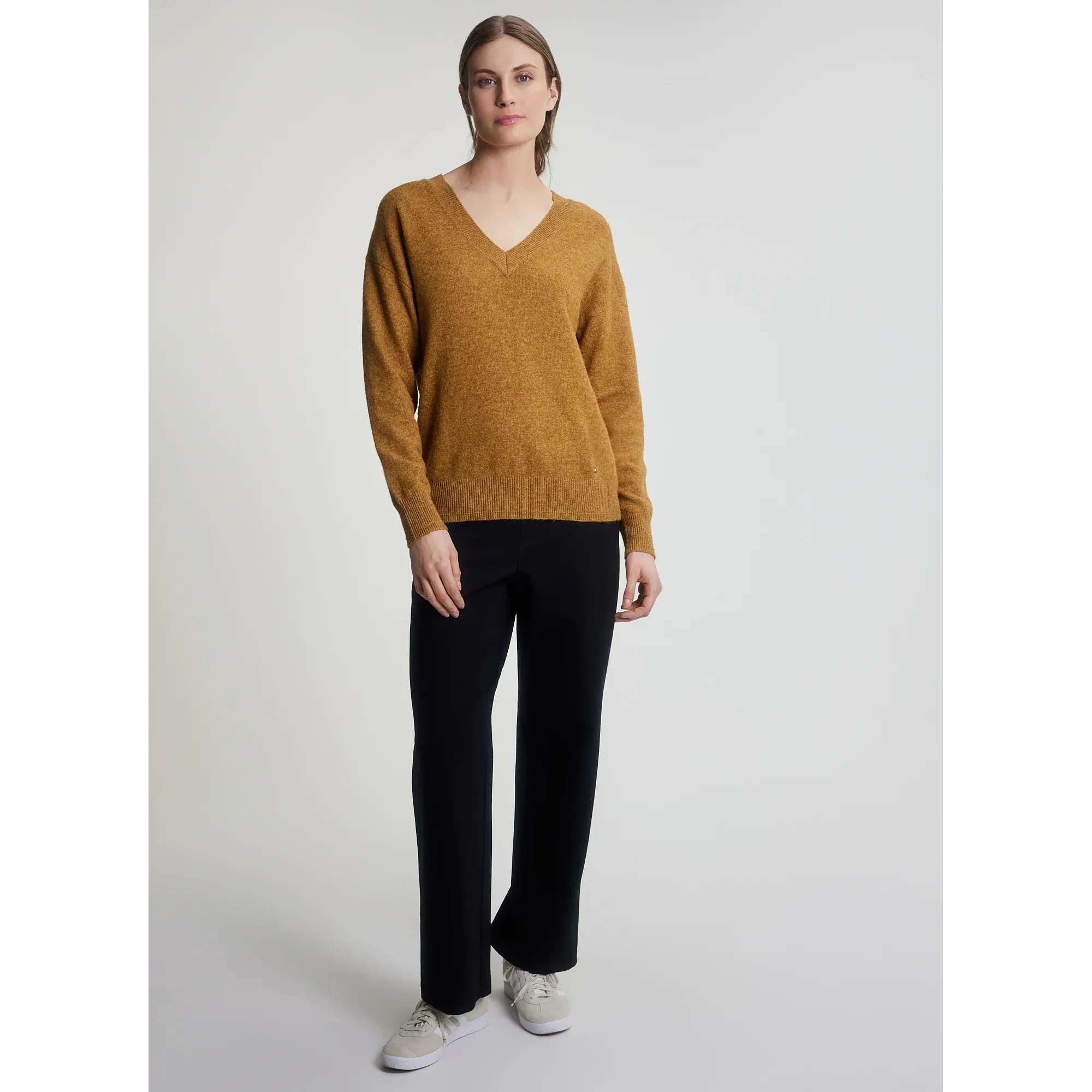 Fig Aniak V-Neck Sweater Women's