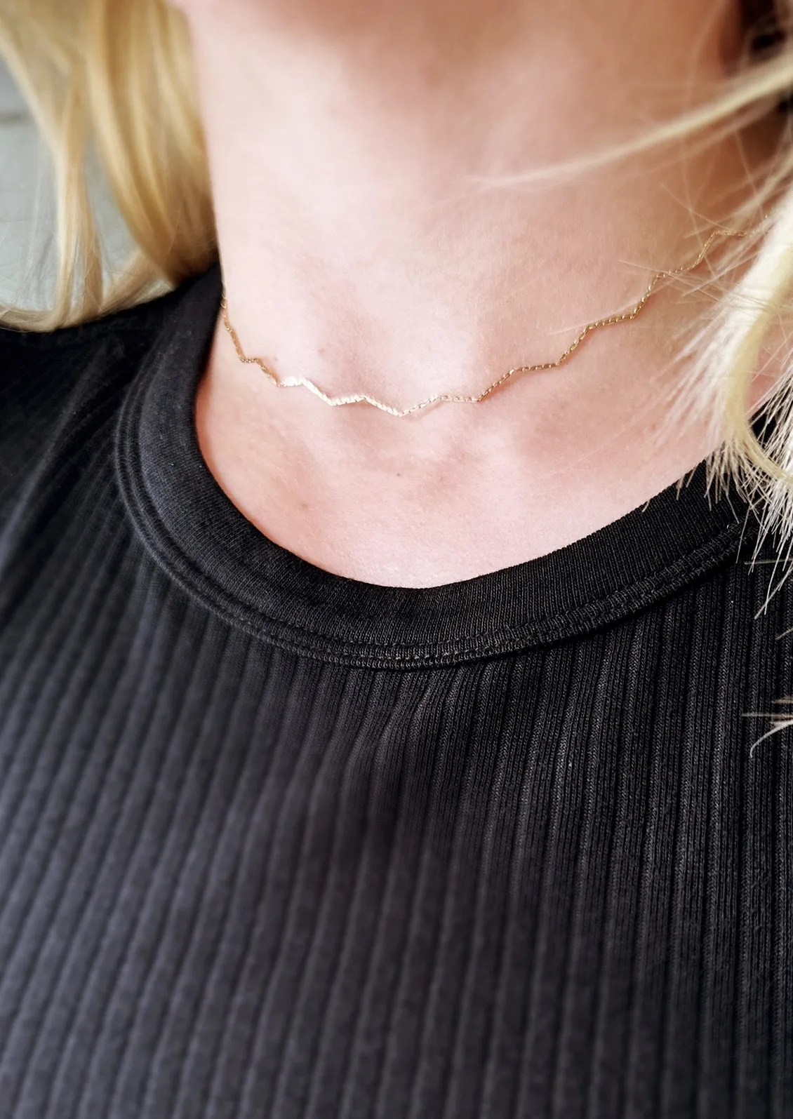 Glinting Zigzag Choker