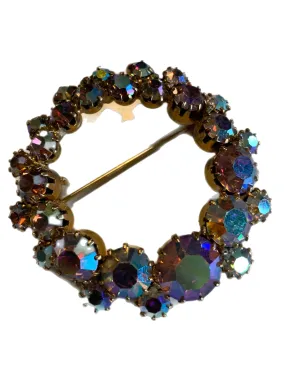 Rainbow Shimmer Aurora Borealis Wreath Rhinestone Brooch circa 1960s Weiss